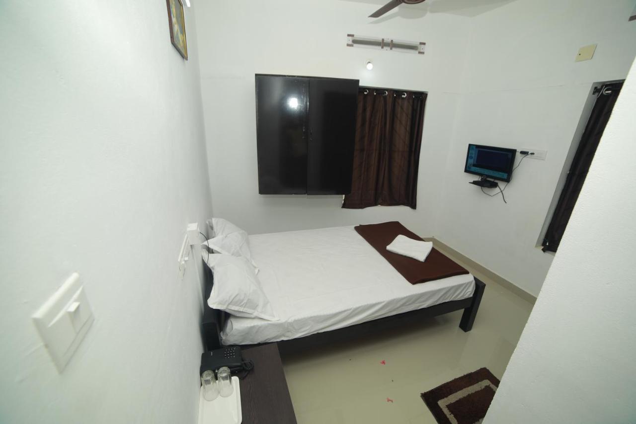 Meghna Residency Hotel Thiruvananthapuram Exterior photo