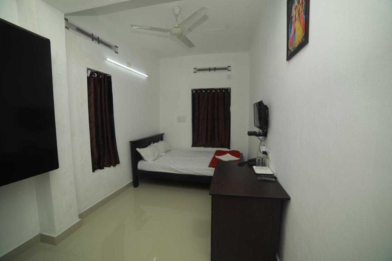 Meghna Residency Hotel Thiruvananthapuram Exterior photo